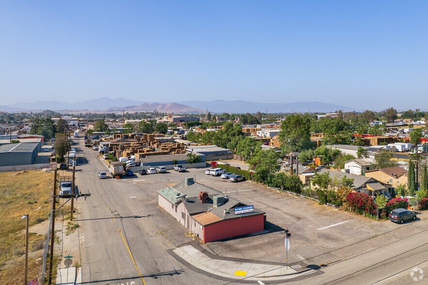 Primary Photo Of 9608 Mission Blvd, Jurupa Valley Bar For Sale