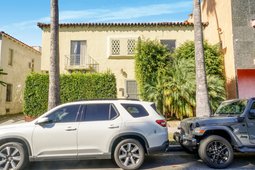More Photos Of 325 N Stanley, Los Angeles Apartments For Sale