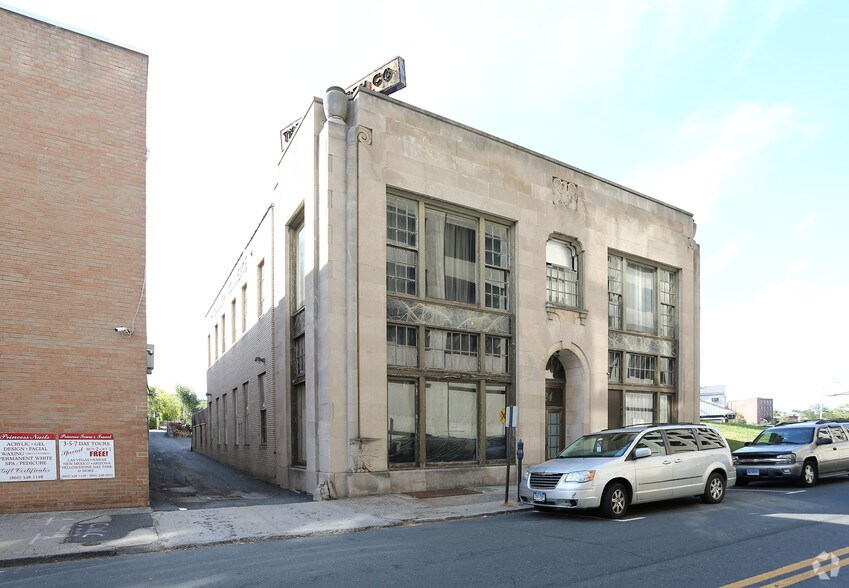 More Photos Of 20-24 Washington St, New Britain Office For Lease