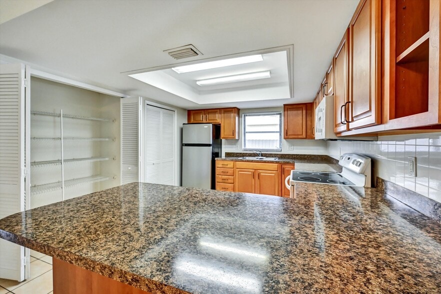 More Photos Of 4707 SW 8th Pl, Cape Coral Apartments For Sale