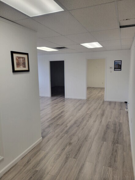 More Photos Of 15302 Baisley Blvd, Jamaica Loft Creative Space For Lease
