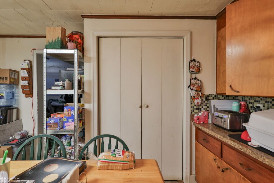 More Photos Of 38 W Central Ave, Bangor Apartments For Sale