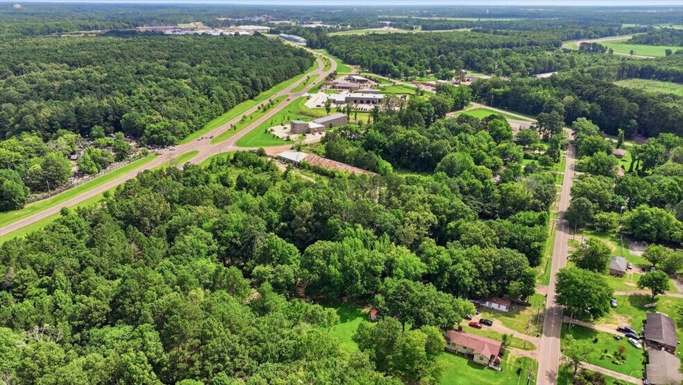 More Photos Of 654 Caseys Ln, Flowood Specialty For Sale