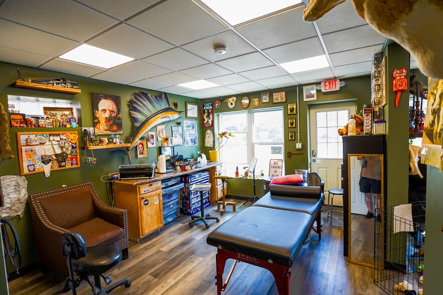 More Photos Of 1809 Pine Hollow Rd, McKees Rocks Storefront Retail Residential For Sale