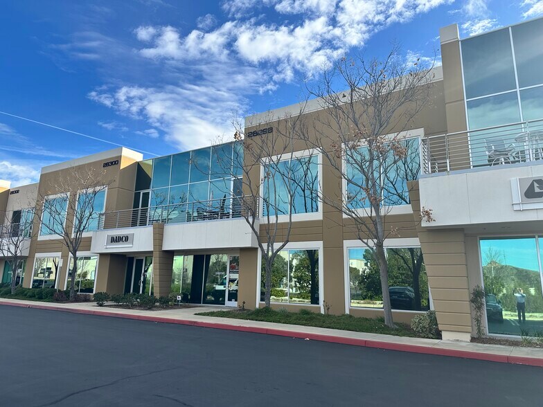 More Photos Of 28298 Constellation Rd, Valencia Warehouse For Lease