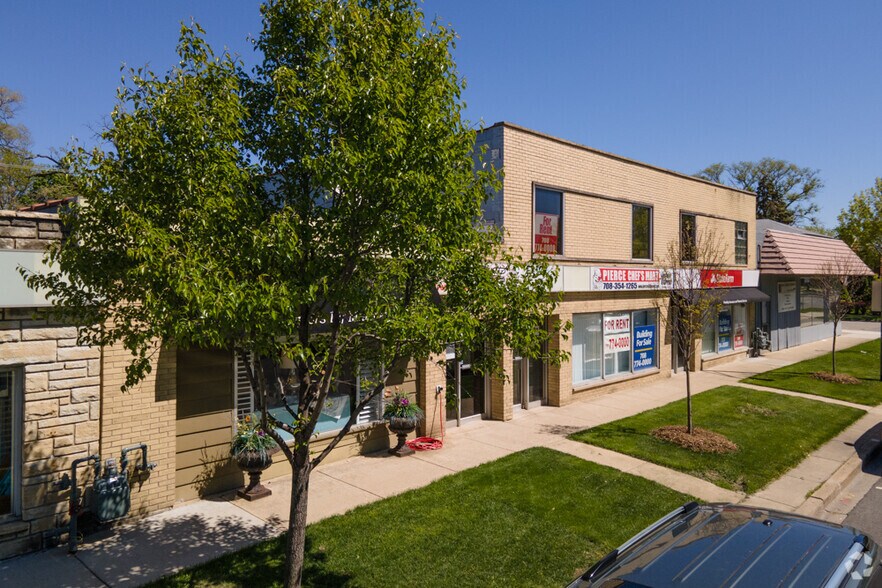 More Photos Of 639-643 S La Grange Rd, La Grange Storefront Retail Office For Lease
