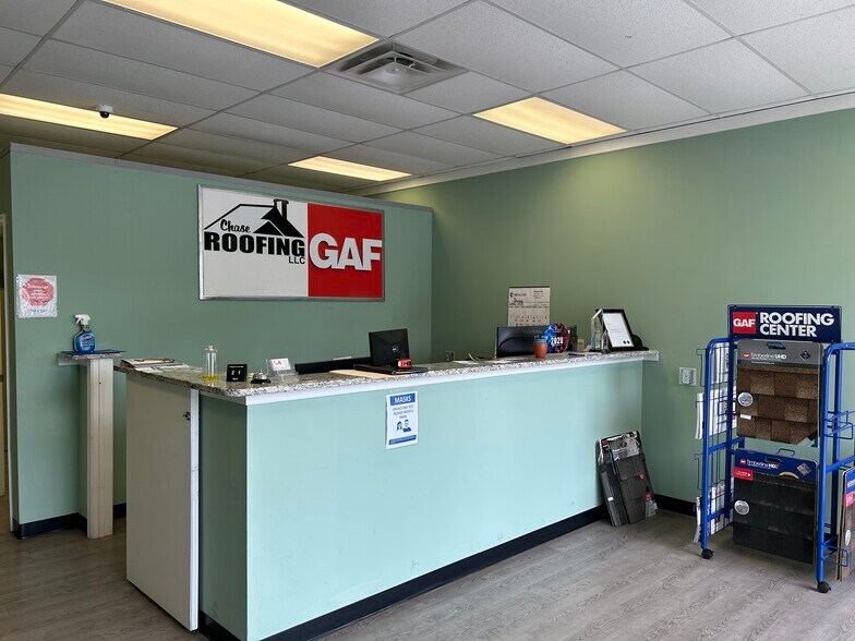 More Photos Of 1723-1729 George Washington Mem Hwy, Yorktown Warehouse For Lease