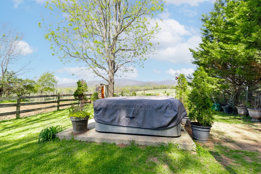 More Photos Of 2416 Lowesville Rd, Amherst Hospitality For Sale