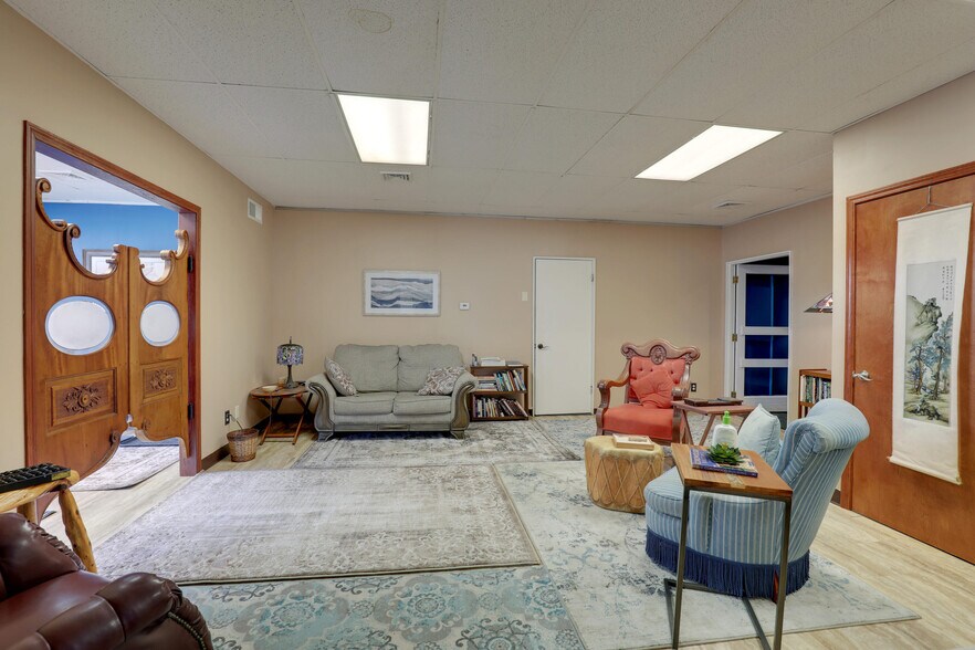 More Photos Of 900 Broadway St, Quincy Flex For Sale