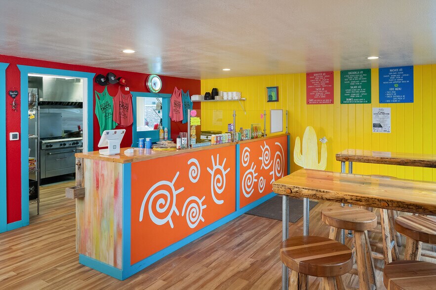 More Photos Of 111 W Main St, Ennis Restaurant For Sale
