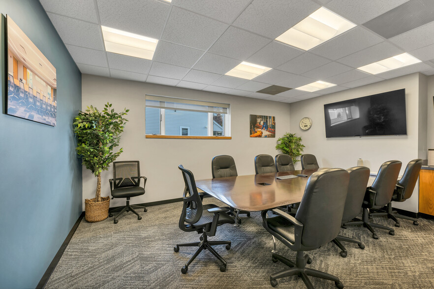More Photos Of 36 W Water St, Wakefield Office For Sale