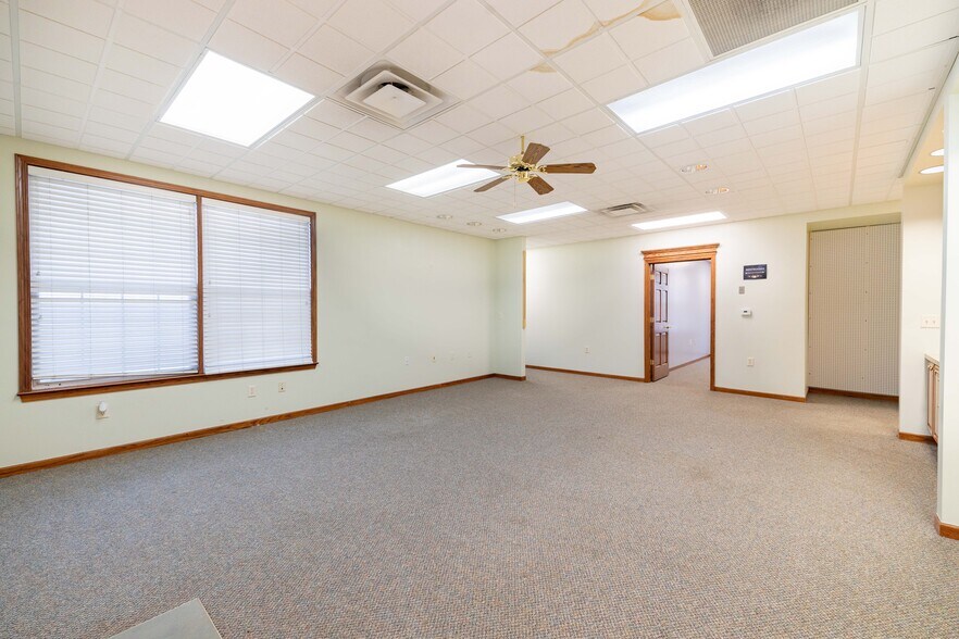 More Photos Of 2104 E Eleven Mile Rd, Warren Office For Lease