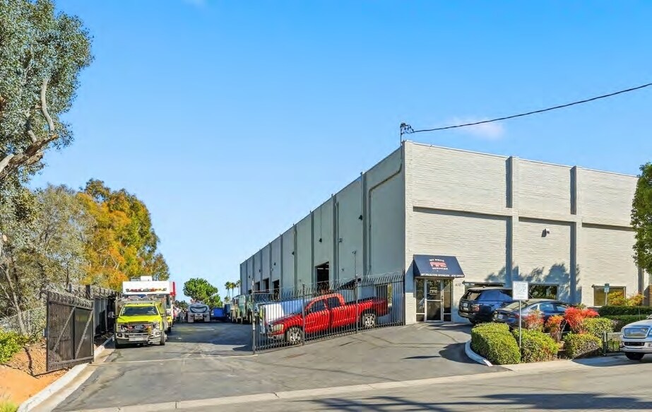 More Photos Of 670 Opper St, Escondido Warehouse For Sale