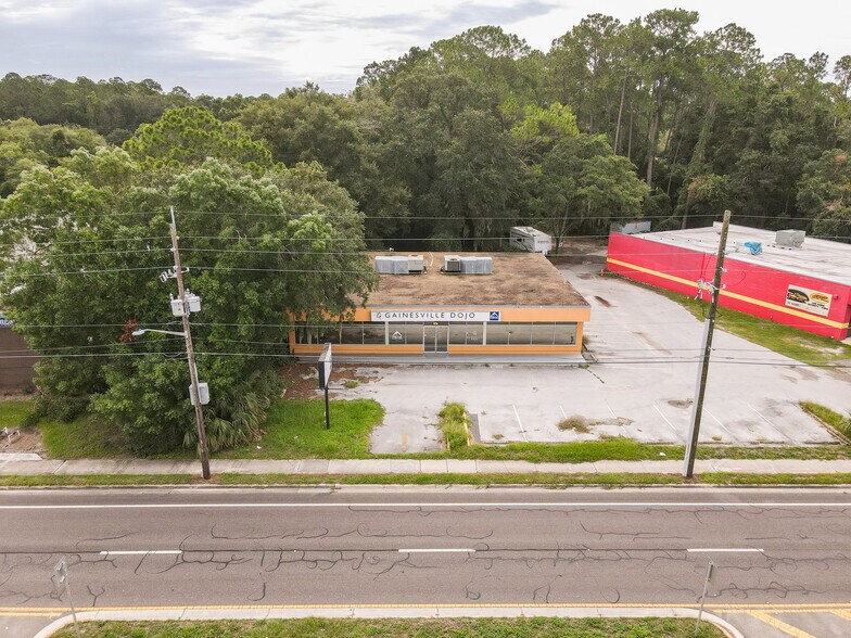 More Photos Of 1947 N Main St, Gainesville Freestanding For Sale