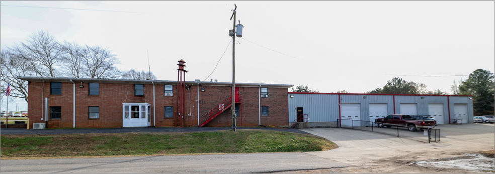 More Photos Of 2997 Wilkesboro Hwy, Statesville Showroom For Sale