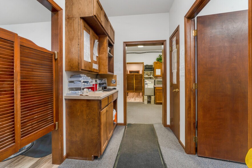 More Photos Of 155 W Menasha Ave, Whitelaw Flex For Sale