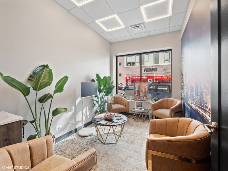 More Photos Of 3916 N Broadway St, Chicago Storefront Retail Office For Sale