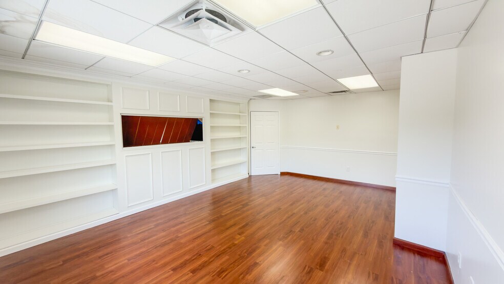 More Photos Of 7065 NW 22nd St, Gainesville Warehouse For Lease