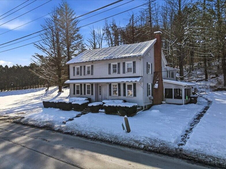 More Photos Of 306 Merwinsburg Rd, Effort Apartments For Sale