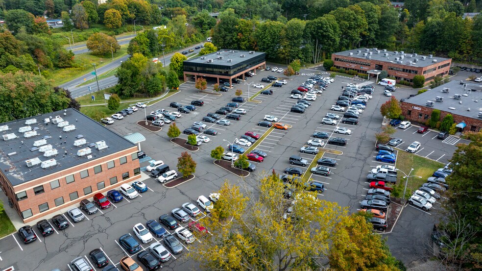 More Photos Of 109 Newtown Rd, Danbury Medical For Lease