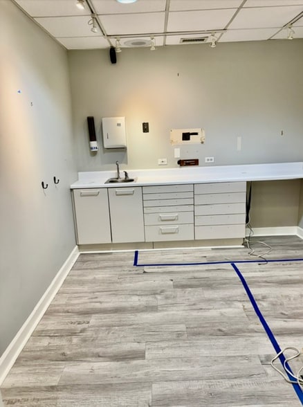 More Photos Of 340-350 Linden Ave, Wilmette Office For Lease