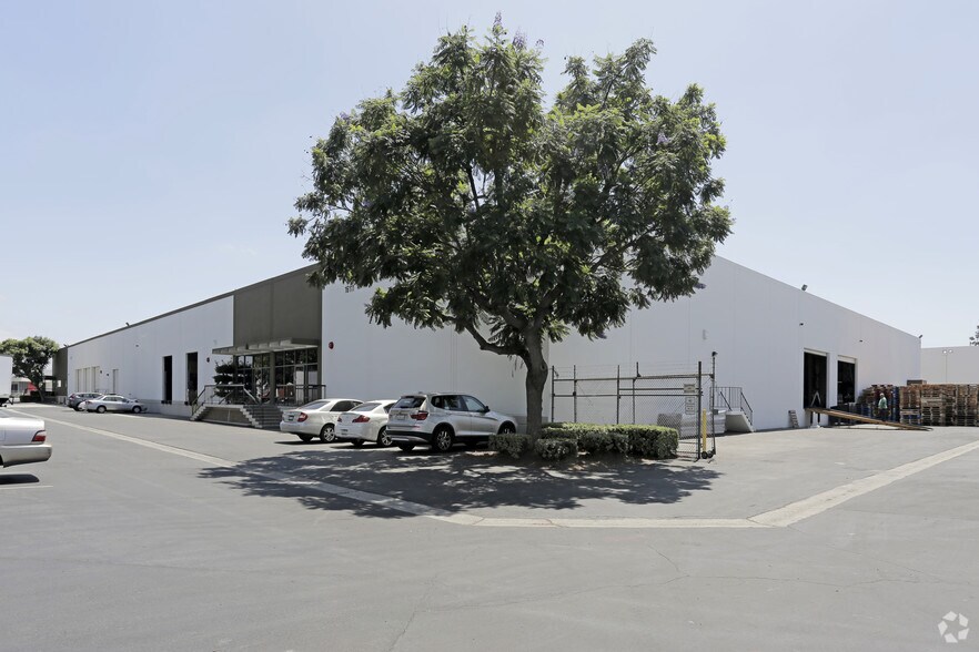 More Photos Of 16111-16121 Canary Ave, La Mirada Warehouse For Lease