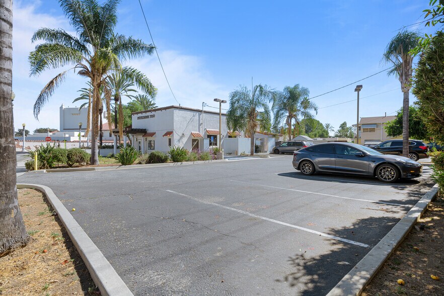 More Photos Of 303 S Mission Dr, San Gabriel Restaurant For Sale