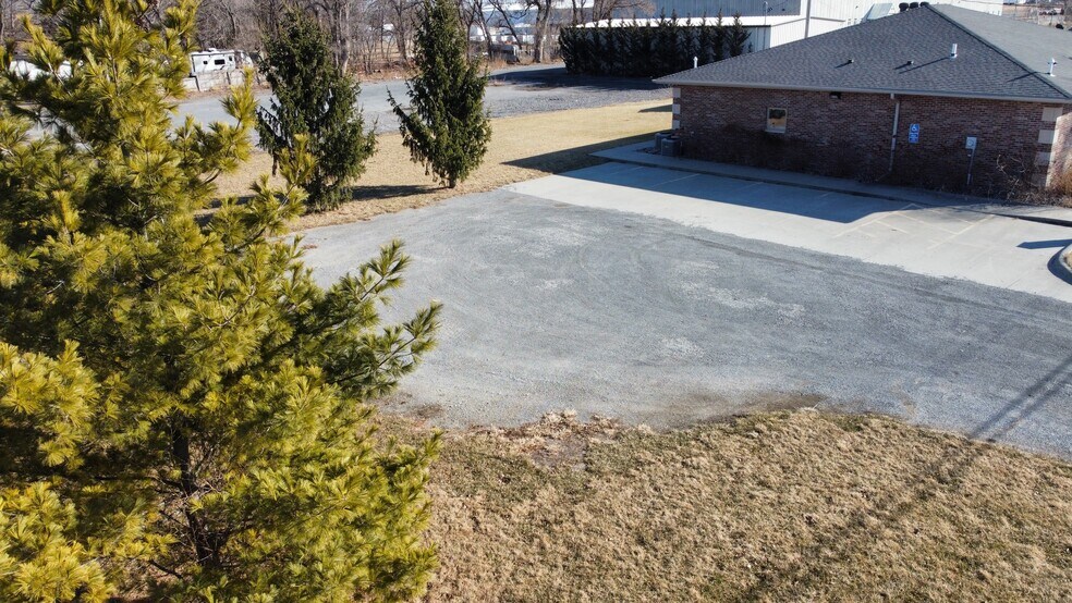 More Photos Of 919 S Pine St, Norfolk Flex For Sale