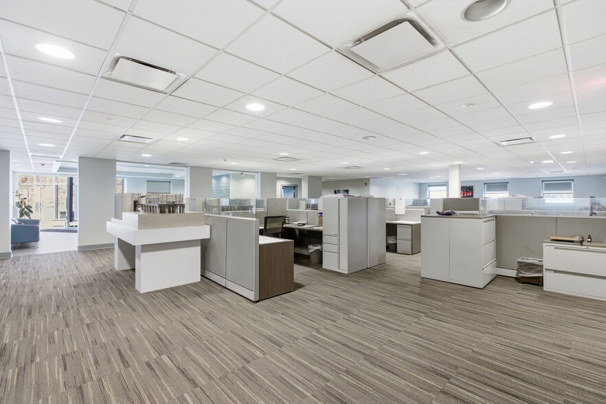 More Photos Of 3009 Washington Rd, McMurray Office For Sale