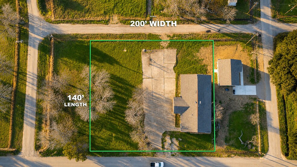 More Photos Of 4206 2nd 1/2 St, Brookshire Office For Sale
