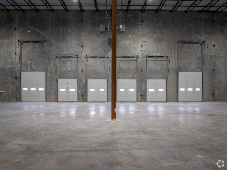 More Photos Of 1863 Lakewood Rd, Toms River Distribution For Lease