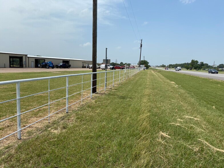 More Photos Of 3838 S Hwy 287, Waxahachie Auto Repair For Sale