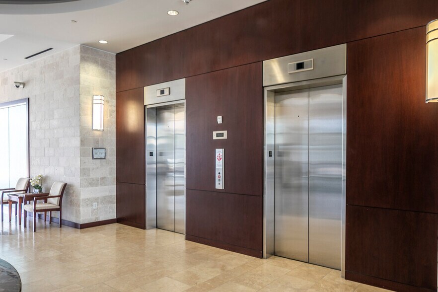 More Photos Of 455 E Medical Center Blvd, Webster Medical For Lease