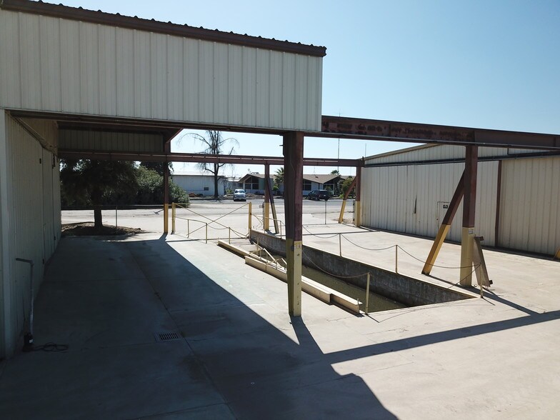 More Photos Of 43016 Road 68, Reedley Warehouse For Lease