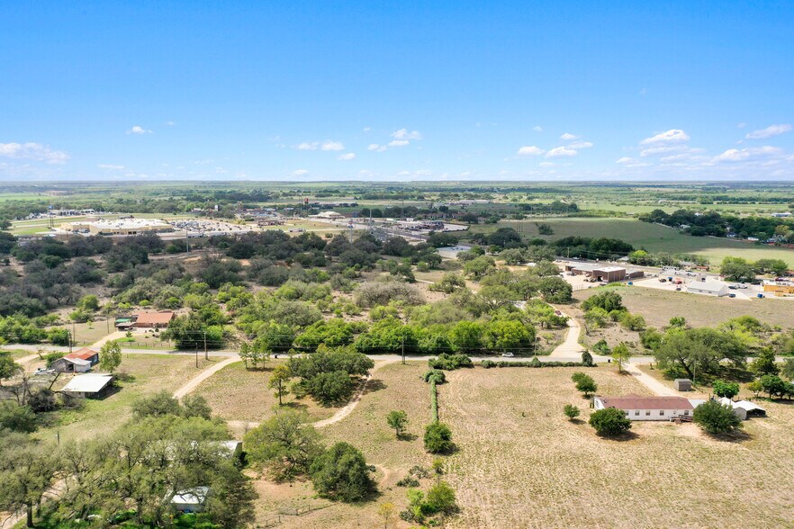 More Photos Of 000 Rosssville, Devine Land For Sale