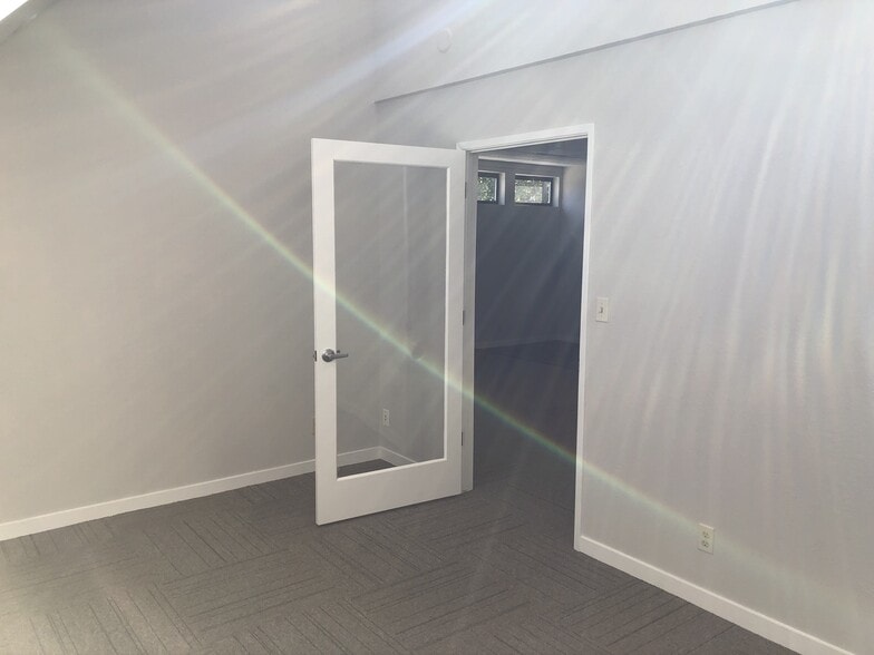 More Photos Of 1100 Lincoln Ave, Napa Medical For Lease