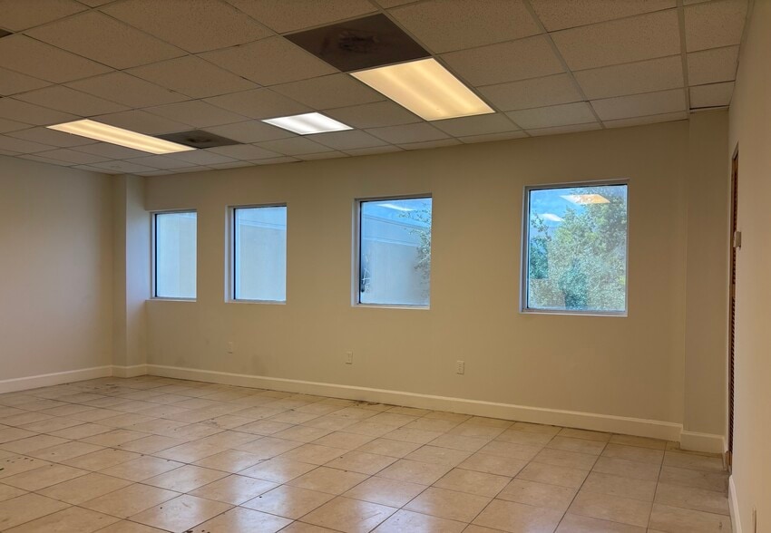 More Photos Of 3750 NW 114th Ave, Miami Warehouse For Lease