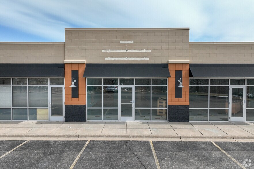 More Photos Of 19645 Pilot Knob Rd, Farmington Storefront For Lease