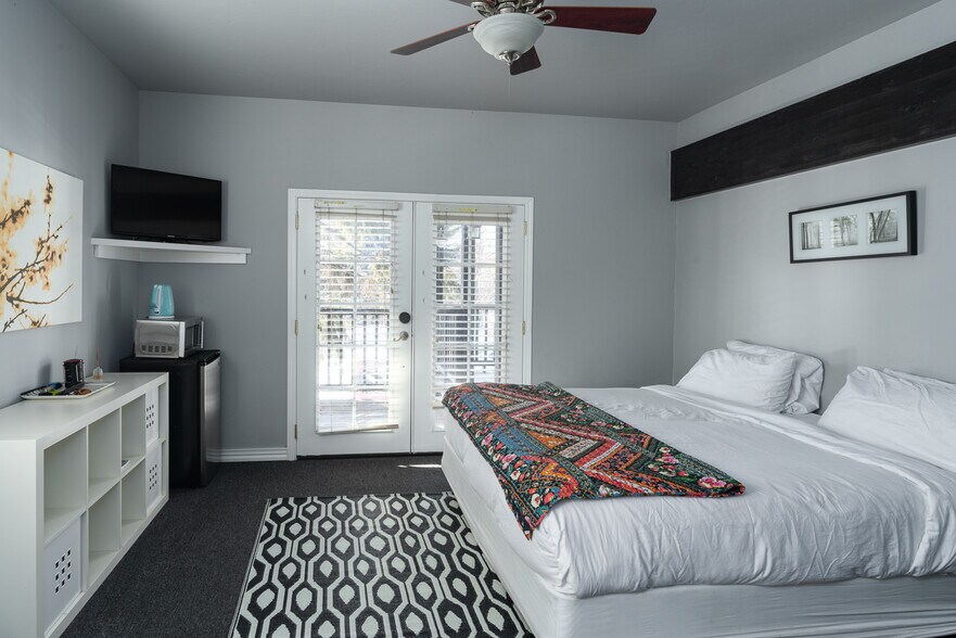 More Photos Of 416 N 1st Ave, Hailey Specialty For Sale