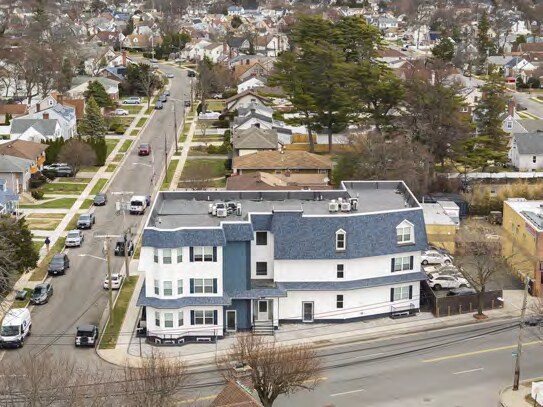 More Photos Of 533 Greenwich St, Hempstead Apartments For Sale