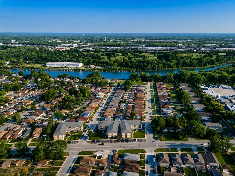 More Photos Of 1025-1049 W Vermont St, Calumet Park Apartments For Sale