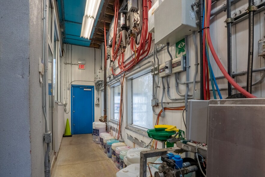 More Photos Of 771 Dundas St, Woodstock Specialty For Sale