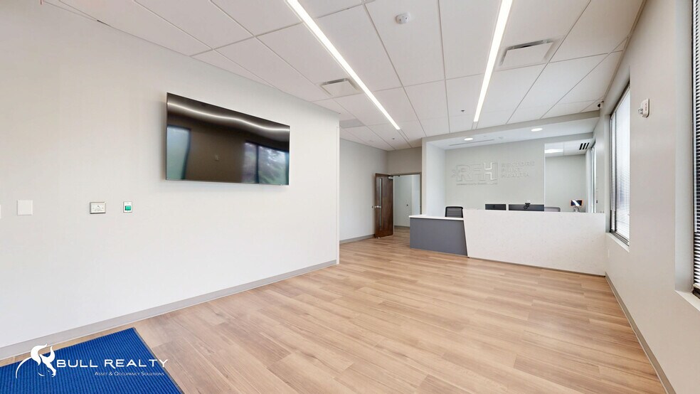 More Photos Of 34 Upper Riverdale Rd, Riverdale Medical For Lease