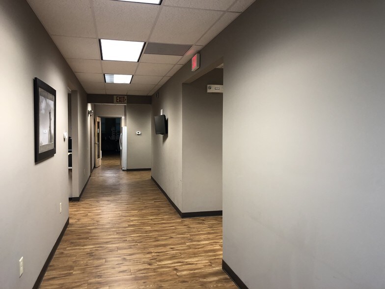 More Photos Of 3221 Summit Square Pl, Lexington Medical For Sale