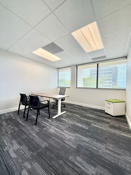 More Photos Of 4440 PGA Blvd, Palm Beach Gardens Coworking Space