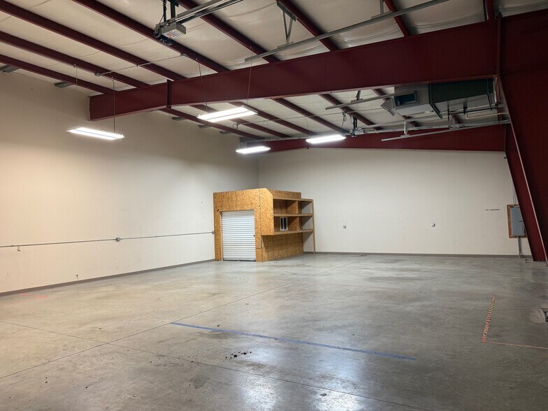 More Photos Of 950 S Marr Rd, Columbus Warehouse For Lease