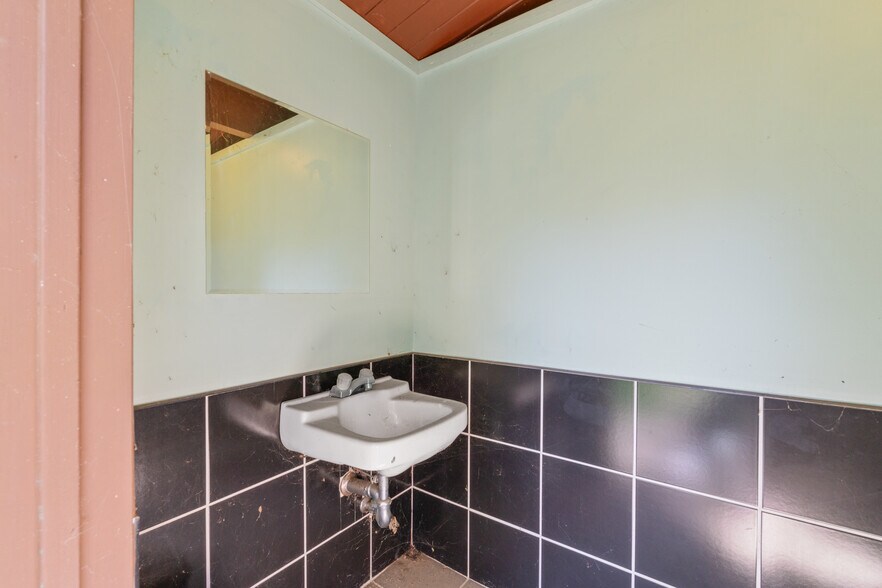 More Photos Of 37400 Falling Springs Rd, Yucaipa Religious Facility For Sale