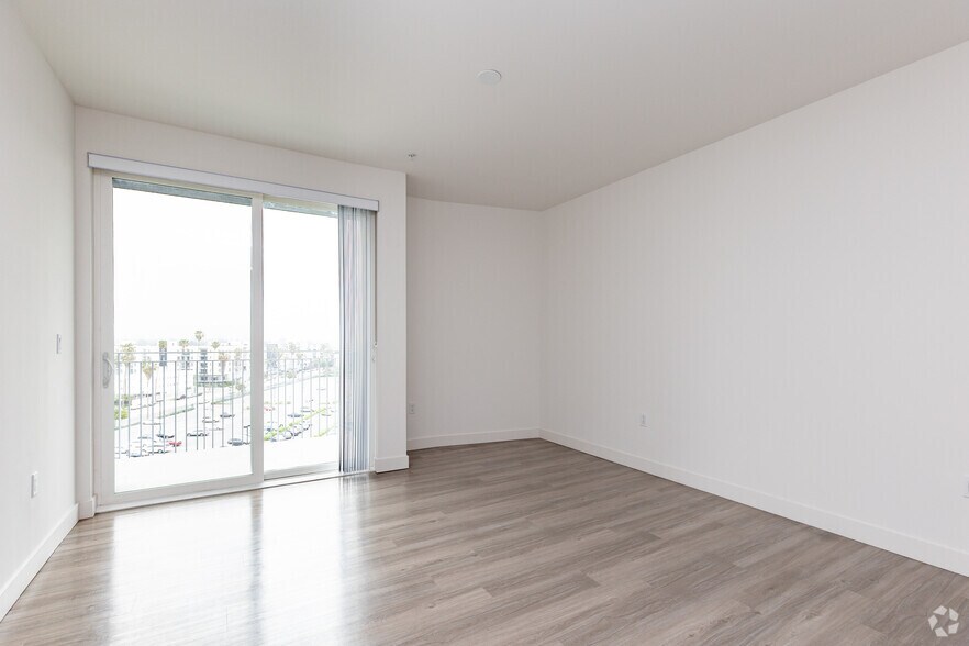 More Photos Of 11311 Chandler Blvd, North Hollywood Apartments For Lease