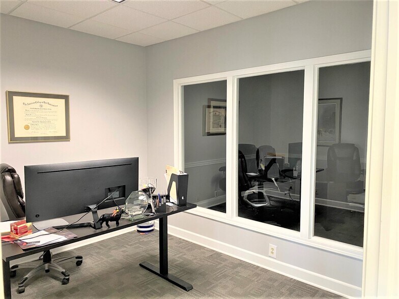 More Photos Of 254 E Carmel Dr, Carmel Office For Lease
