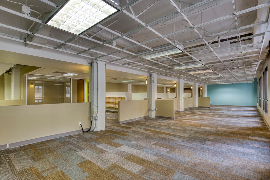 More Photos Of 200-216 Pine St, San Francisco Office For Sale